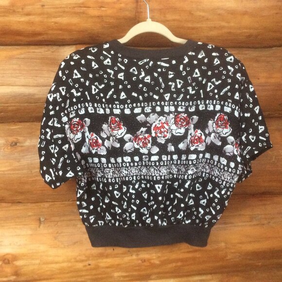 Vintage 80s Jaclyn Smith Grunge Black & White with Roses Cropped Goth To… - Picture 2 of 3